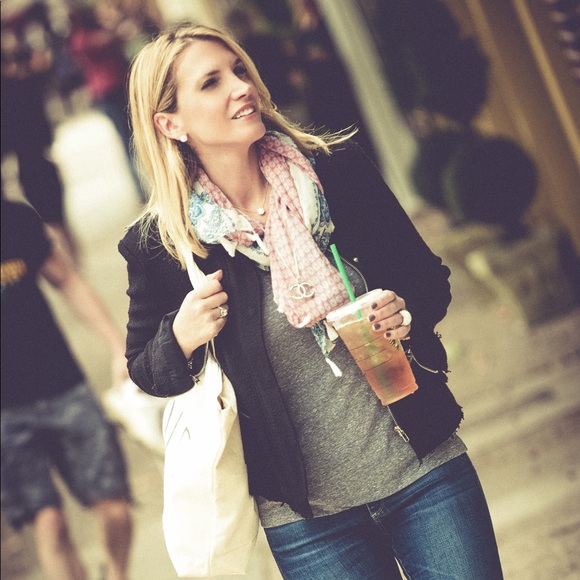 Meet your Posher, Randee - Picture 2 of 5